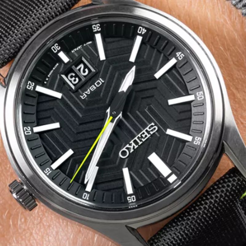 Seiko Classic forfra close up
